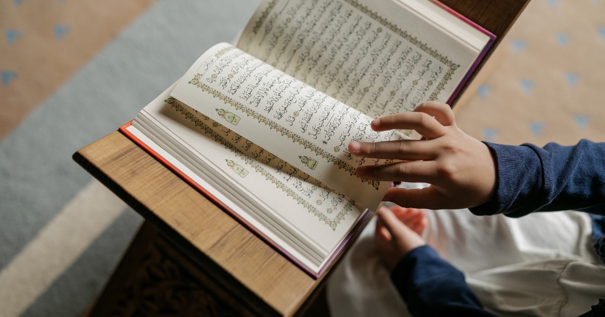 ayat al-quran menyantuni anak yatim
